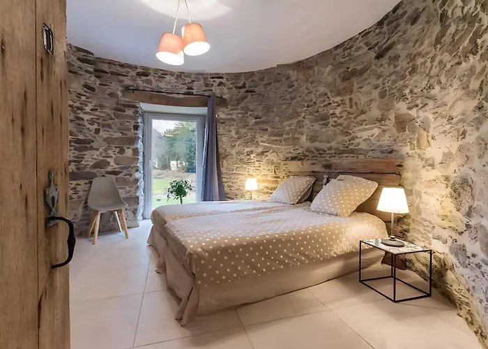 Du Moulin De La Violaye Nyaraló